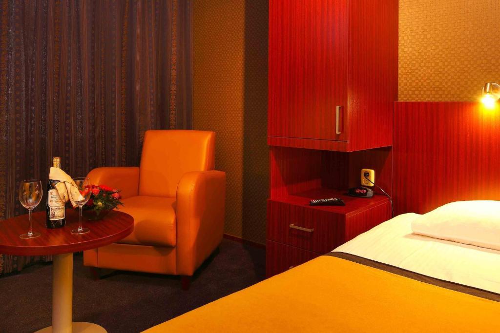 Hotel Parkzicht Veendam Szoba fotó